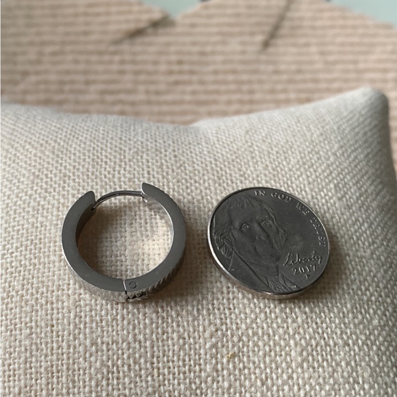 Earrings - Picture 3 of 3